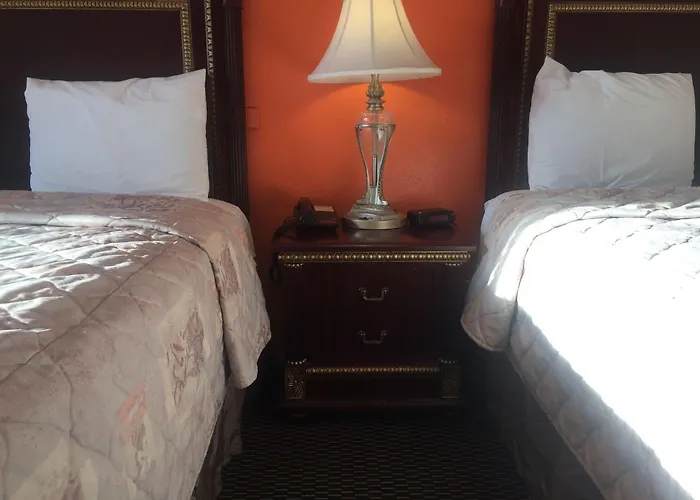Americas & Hotel 2*